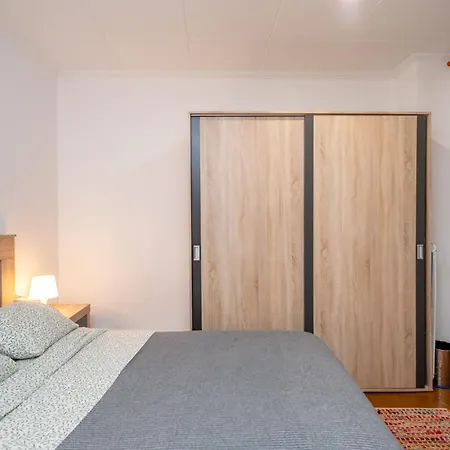Anselm Clave En Apartment
