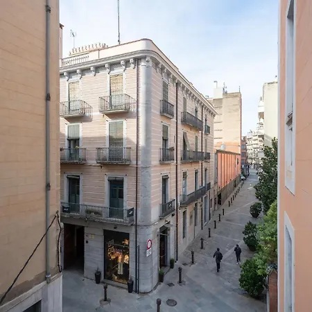 Anselm Clave En Apartment *