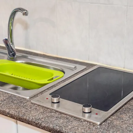 Anselm Clave En Apartament Girona